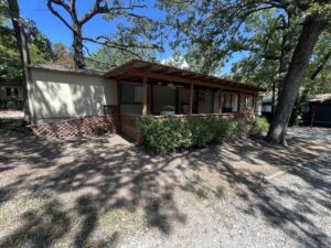 Mobile home · Lot 31, 58 Merc Lane — 1986 — photo 13